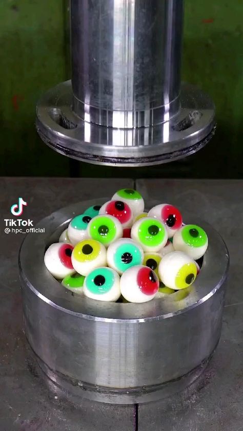 Satisfying Pictures, Slime Crunchy, Slime Vids, Most Satisfying Video, Slime And Squishy, Slime Videos, 5 Minute Crafts Videos, Most Satisfying