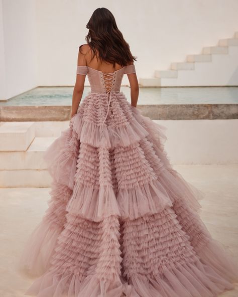 Let Monday have a soft fantasy moment with a soft blush and layers of tulle 💕 ✨ If your day wasn’t as smooth, visit amalthrea.com AMT.1500-62 Misty Rose Off Shoulder Frill Gown #amalthreadress #amalthrea_mood #amalthrea #maxidressstyle #occasiondress . . . . . #usa #america #canada #uk #newyork #instagram #california #travel #instagood #fashion #photography #australia #germany #trump #london #dubai #france #europe #miami #florida #italy #unitedstates #nyc #music Frill Gown, Valentines Outfit Ideas, Milla Dresses, Summer Wedding Guest Dress, Outfits Formal, Layered Gown, Night Concert, Valentines Outfit, Pink Tulle Dress