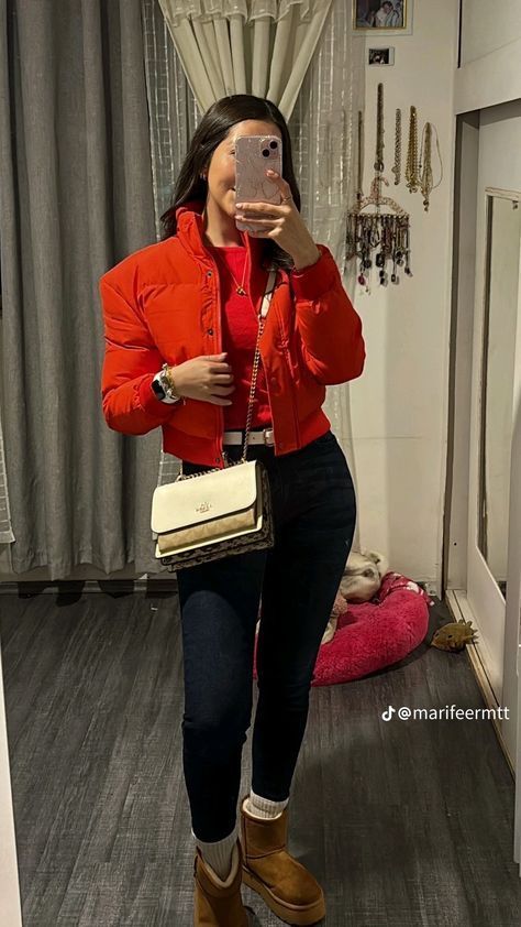 Red Bodysuit Outfit, Ootd Frio, Cold Outfit, Casual Oufits, Outfits Juvenil, Outfit Botas, Outfits Con Jeans, Winter Fashion Outfits Casual, Uni Outfits