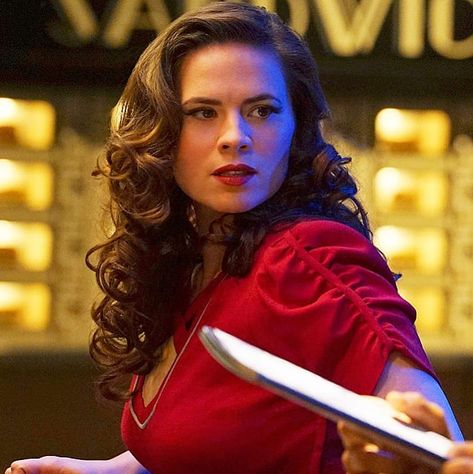 Haley Atwell, Marvel Coloring, Hayley Atwell, Peggy Carter, Christopher Robin, Agent Carter, Marvel Avengers Funny, Avengers Funny, Avengers Assemble