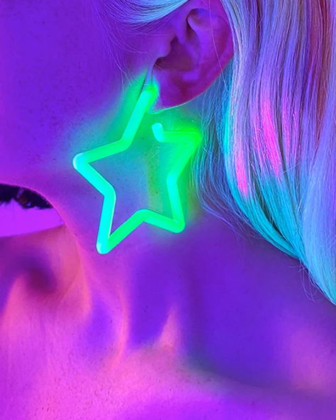 Neon Retro Star Acrylic Earrings – Rave Wonderland Cheap Multicolor Fun Costume Accessories, Synthwave Accessories, Cheap Rave Party Costume Accessories, Sweet Sixteen Dresses Blacklight, Rave Stores, Trendy Neon Jewelry For Party, Trendy Neon Jewelry, Trendy Neon Jewelry For Summer, Neon Yellow Trendy Jewelry For Party