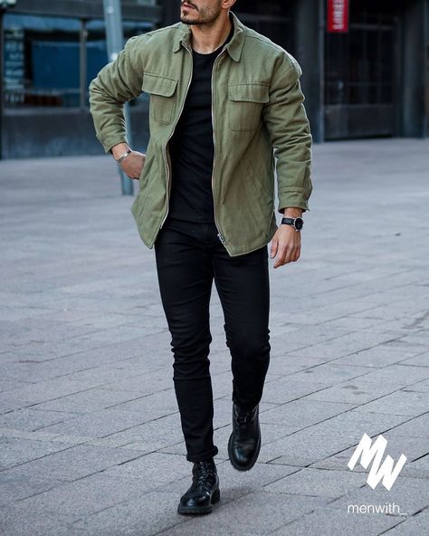 Green jacket layered on a full black outfit. For FW19 I would replace the green with a fun blue colour. Army Green Jacket Outfit, Olive Jacket Outfit, Olive Green Jacket Outfits, Green Parka Outfit, Military Jacket Outfits, Blue Jean Jacket Outfits, Jean Jacket Outfits Men, Green Jeans Outfit, Denim Jacket Men Outfit