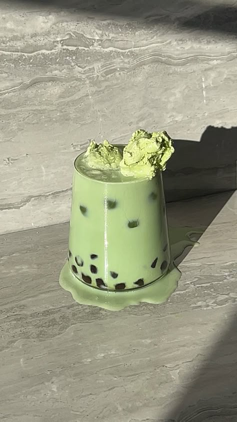 Liquid Luck, Yellow Magic, Matcha Lover, Matcha Aesthetic, Colour Aesthetic, Matcha Ice Cream, Matcha Drink, The Matcha, Yummy Meals