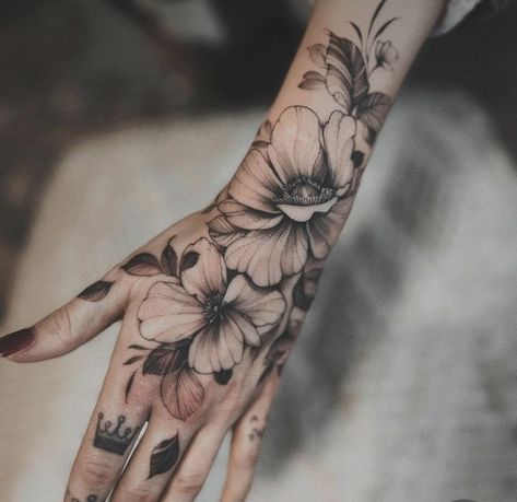 Forearm And Wrist Tattoos, Hand Tattoos Flowers For Women, Poppy Hand Tattoo, Hand Tattoos For Women Flowers, Hand And Finger Tattoos For Women, Floral Hand Tattoos For Women, Tattoo For Pisces, Flower Hand Tattoos For Women, Neo Traditional Hand Tattoo