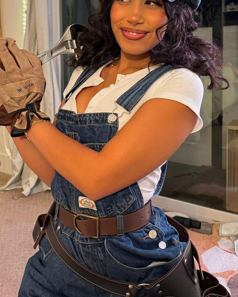 audrey ramírez 💪🏽🔧 your favorite engineer #halloween #atlantis Atlantis Audrey Ramirez, Audrey Ramirez Atlantis, Audrey Atlantis, Audrey Ramirez, Engineer Outfit, Atlantis, Mind Blown, Ram, Engineering