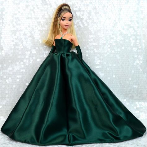 Ariana Grande 2020, Ariana Grande Doll, Adriana Grande, Ariana Perfume, Ariana Grande News, Ariana Grande Images, Celebrity Dolls, Ariana Grande Drawings, My Scene