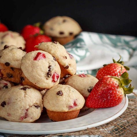 Strawberry Chocolate Chip Muffins, Coconut Muffin Recipes, Strawberry Chocolate Chip, Chocolate Chip Muffins Recipe, Banana Oatmeal Muffins, Chocolate Chip Muffin Recipe, Banana Oat Muffins, Coconut Muffins, Lemon Muffins