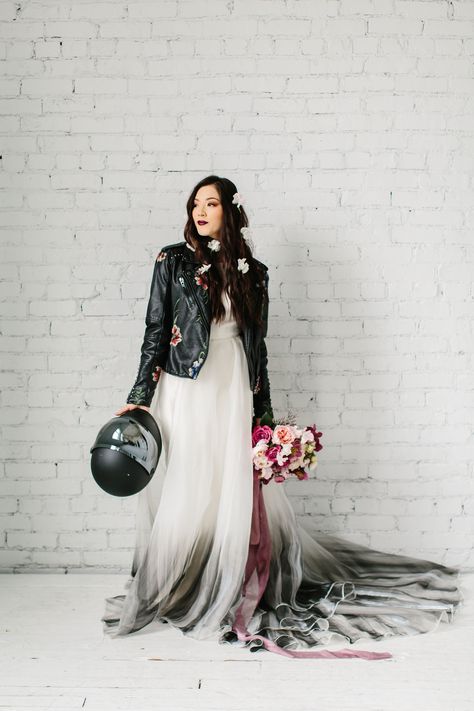 Rocker Chic Wedding Dress, Biker Wedding Ideas, Biker Bride, Biker Wedding Dress, Biker Wedding Theme, Rocker Bride, Motocross Wedding, Punk Bride, Flowers Lilly