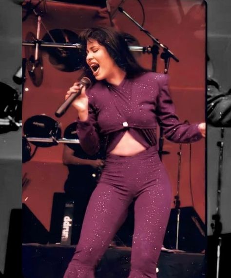 Selena Quintanilla Videos, Selena Quintanilla Outfits, Selena Quintanilla Fashion, Selena Pictures, Selena Q, Tejano Music, Selena Quintanilla Perez, Queen Pictures, Selena Quintanilla