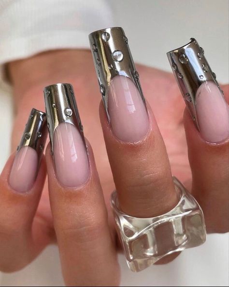 Trendy Nails2023, Silver French Tip, Nails Y2k, May Nails, Modern Nails, Nails Only, Gem Nails, Silver Nails, Luxury Nails