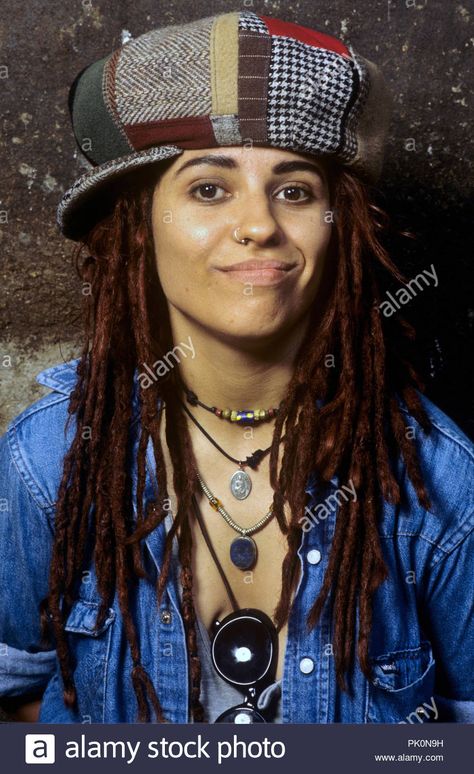 Linda Perry, 90s Bands, Female Musicians, Stray Cat, Hair Wrap, Musician, Singing, Lookbook, Blonde