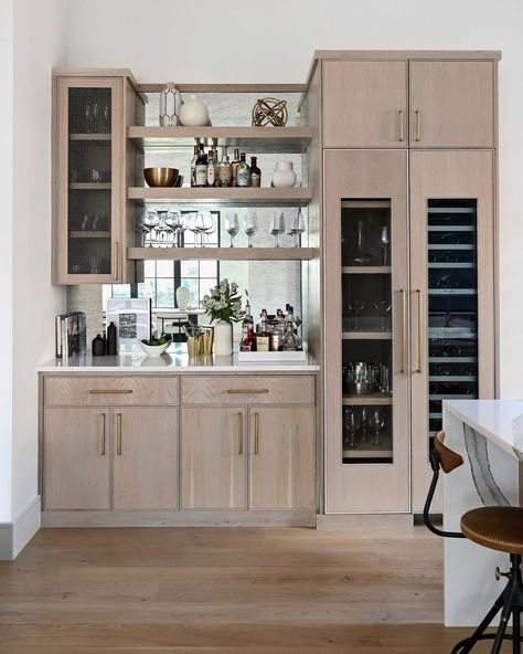 26 Modern Dry Bar Wall Ideas You Will Love - Fresh Diy Home Working Kitchen Design, Modern Dry Bar, Kitchen Zones, Bar Wall Ideas, Dry Bar Ideas, Built In Wet Bar, Glass Shelving Unit, Wet Bar Designs, Working Kitchen