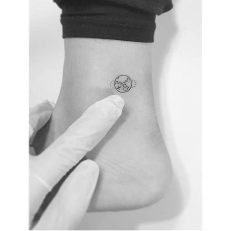 From Australia. World tour. Tattoo Tour, Australia Tattoo, Travel Tattoo Small, Tatuagem Masculina Pequena, Ankle Tattoo Designs, Small Tattoos Simple, Bff Tattoos, Inspiration Tattoos, World Tattoo