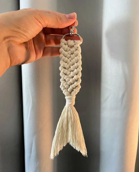 20+ Clever Craft Ideas for Teens – Sustain My Craft Habit Macrame Mermaid Tail, Easy Macrame Keychain, Mermaid Tail Keychain, Tail Keychain, Art Macramé, Pola Macrame, Tutorial Macramé, Easy Macrame, Free Macrame Patterns