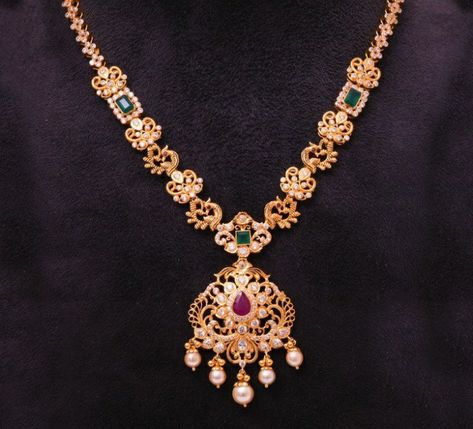 Gold Stone Jewellery, Necklace Designs Gold Indian Fancy, Necklaces Gold Jewelry, 35 Grams Gold Necklace Indian, Gold Necklace Set With Grams, 32 Grams Gold Necklace, Gold Jewellery Design Necklaces Simple, Fancy Necklace Gold, 32 Grams Gold Haram Designs