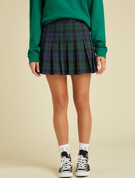 Pretty in Plaid — Lady Blaga Plaid Tennis Skirt, Guess Originals, Green Plaid Skirt, Preppy Plaid, Oversized Turtleneck, Green Skirt, Skirt Design, Tennis Skirt, Plaid Skirts