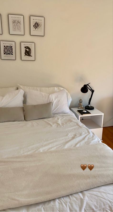 Minimalist 
Studio
Art
Simple bedroom Single Woman Apartment, Woman Apartment, Minimalist Apartment Decor, Minimalist Apartment, Single Woman, Minimalist Bedroom, Single Women, All White, Apartment Decor