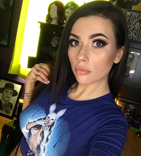 Vera Bambi, Pin Up Looks, Rockabilly Pin Up, Pin Up, T Shirts For Women, Women's Top