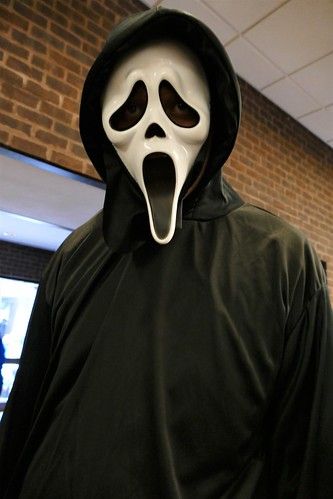 Ghostface 25th Anniversary Scream Costume Scream Film, Ghostface Mask, Scream Costume, The Scream, 25th Anniversary, Scream, Behind The Scenes, Ghost, Mask