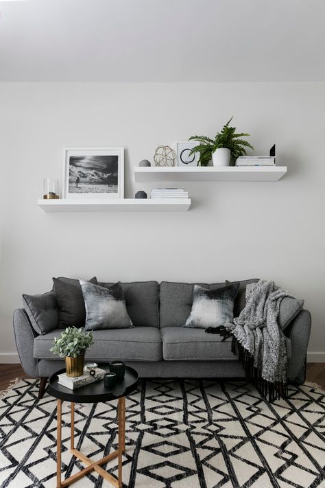 Reka Bentuk Ruang Tamu, Monochromatic Living Room, Monochrome Living Room, Hiasan Dalaman Rumah, Reka Bentuk Dalaman, Modern Farmhouse Living Room Decor, Grey Couches, Small Living Room Decor, Modern Farmhouse Living Room