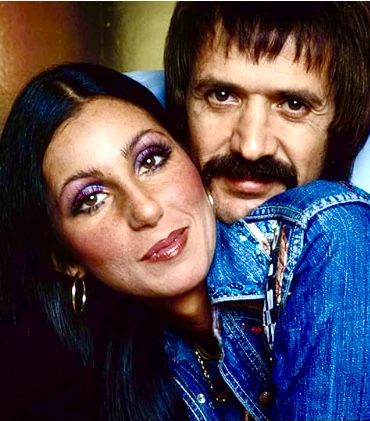 Sonny And Cher Outfits, Cher Makeup 70s, Cher 70s Makeup, Sonny And Cher Costume, Cher Outfits 70s, Cher Disco, Sony And Cher, Cher Makeup, Cher Halloween