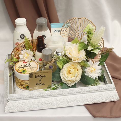 pesan sekarang melalui link berikut Hantaran Pernikahan Aesthetic, Hantaran Aesthetic, Dulang Hantaran Ideas, Hantaran Lamaran, Kotak Mahar, Box Hantaran, Hantaran Ideas, Dulang Hantaran, Wedding Favor Gift Boxes