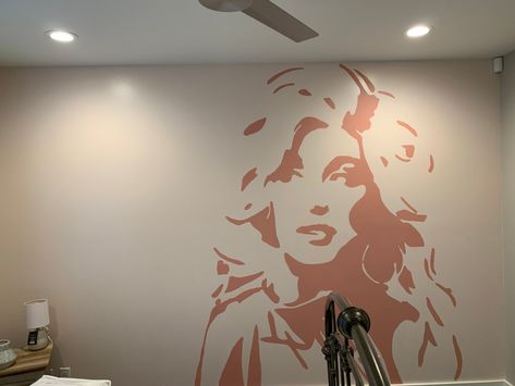 Dolly Parton Room Aesthetic, Dolly Parton Framed Art, Dolly Parton Airbnb, Dolly Parton Inspired Bedroom, Dolly Parton Abstract Painting, Dolly Parton Themed Bedroom, Dolly Parton Mural, Dolly Parton Bathroom Ideas, Dolly Parton Home Decor