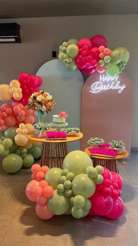 Con este programa aprenderás todas las técnicas que necesitas saber para que realices las decoraciones con globos más hermosas y profesionales. #decoraciónconglobos #decoraciónconglobossencilla #decoracióncon globoscumpleaños #decoracióncongloboscumpleañosniñas #decoracióncongloboscumpleañoshombre #decoracióncongloboscumpleañosmujer #decoracióncongloboscumpleañosde15 #decoraciónconglobosbautizo #decoracionglobosrosasydorados #decoraciondelocal#arcodeglobos Heartfelt Birthday Wishes, 18th Birthday Party Themes, Happy Birthday Decor, Simple Birthday Decorations, Girl Birthday Decorations, Birthday Party Theme Decorations, Birthday Brunch, Birthday Balloon Decorations, For Your Best Friend