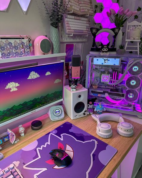 Gaming Setup Black And Pink, Pc Gaming Setup Aesthetic, Purple Gaming Setup, Couple Gaming Room Setup, Desk Setup Cozy, White Setup, Gamer Girl Aesthetic, Purple Palace, Pc Aesthetic