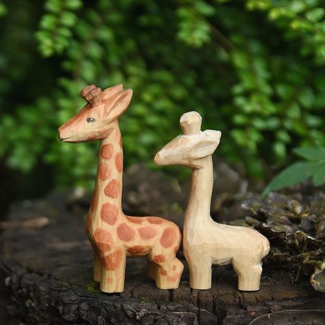 Wood Carving Giraffe, Wood Carving Simple, Wood Whittling For Beginners, Widdle Wood Ideas, Whittling Animals, Whittling Patterns Beginner, Beginner Woodcarving, Whittling Projects For Beginners, Wood Carving Ideas Beginner