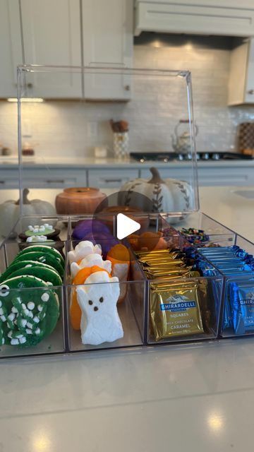 Kayla Gresh on Instagram: "finally time to restock the hot cocoa bar for spooky season 👻🍫🍂🎃 

•
•
#asmr #restock #hotcocoa #hotchocolate #spookyseason #halloween #fall #fallvibes #halloweenvibes #satisfying #aesthetic #organizedhome #restocked #organized" Halloween Cocoa Bar, Satisfying Aesthetic, Hot Cocoa Bar, Cocoa Bar, Halloween Fall, Yummy Drinks, Hot Cocoa, Spooky Season, Halloween Fun