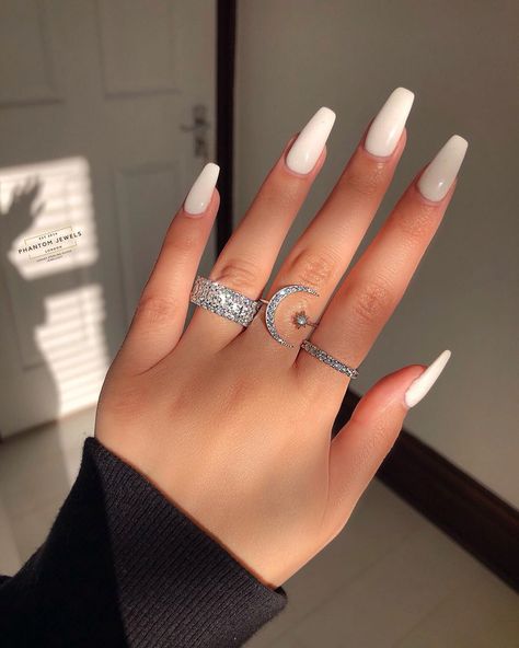 ARABIC WOMAN on Instagram: “😻 @phantomjewels” Natural Acrylic Nails, Milky Nails, Nagel Tips, Short Coffin Nails, Smink Inspiration, White Acrylic Nails, Simple Acrylic Nails, Fall Acrylic Nails, Acrylic Nails Coffin Short