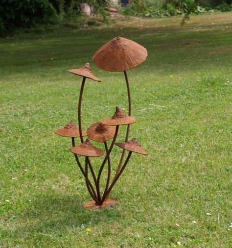 Backyard Bee, Rusty Garden, Metal Sculptures Garden, Metal Yard Art, Garden Deco, Metal Garden Art, Diy Metal, Garden Art Sculptures, Metal Projects