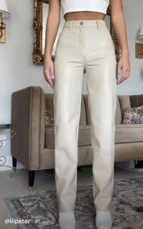 White Leather Pants Women, Creme Leather Pants Outfit, Leather Beige Pants Outfit, Beige Leather Pants Outfit, Cream Leather Pants Outfit, Leather Jeans Outfit, Beige Leather Pants, Cream Leather Pants, Beige Pants Outfit