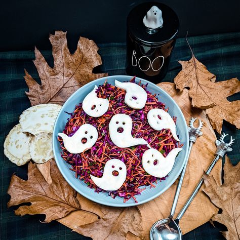 Creepy Coleslaw - Halloween Salad - Oktoberdots Halloween Salad, Autumn Recipes, Sweet Pie, Savory Snacks, Coleslaw, Fall Recipes, Acai Bowl, Diner, Salad