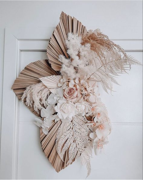 Pampas Grass With Greenery, Real Touch Flower Arrangements, Diy Boho Floral Arrangement, Boho Floral Arrangements, Boho Decorations, Diy Dorm, Boho Backdrop, Diy Home Decor Crafts, Dorm Wall Decor