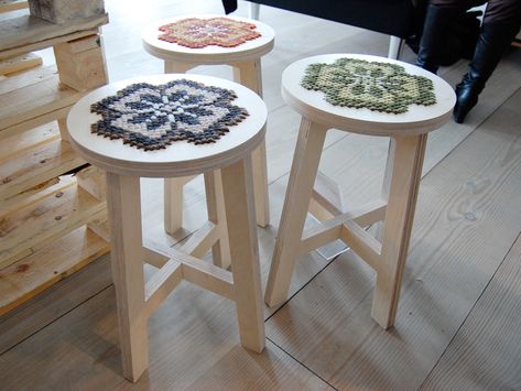 Embroidery On Wood, Cosy Interior, Wood Accessories, Creative Furniture, Wooden Stools, Modern Cross, Modern Cross Stitch, Diy Wood Projects, Beautiful Decor