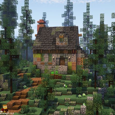 Cobblestone Cottage Minecraft, Old Growth Taiga House Minecraft, Minecraft Forest Village, Minecraft Overgrown House, Small Cottage Minecraft, Forest House Minecraft, Minecraft Forest House, Minecraft Tent, Minecraft Greenhouse Ideas