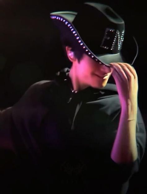 Jake Enhypen Cowboy Hat, Jake Cowboy Hat, Wallpaper Corazones, Weekend Song, Pfp Material, Boyfriend Kpop, Australian Boys, Bts Eyes, Black Cowboy Hat