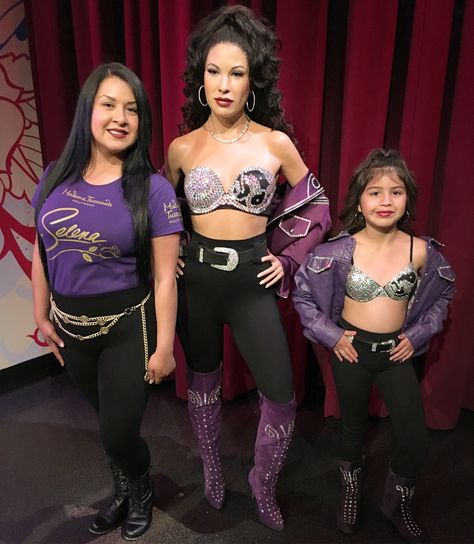 Selena Quintanilla Costume idea DIY Selena Wax Figure #selenaquintanillacostume #selenacostume Selena Halloween Costume, Selena Quintanilla Halloween Costume, Baby Spice Costume, Selena Quintanilla Costume, Selena Costume, Green Lantern Costume, Flare Pants Pattern, Selena Quintanilla Birthday, Baby Pumpkin Costume