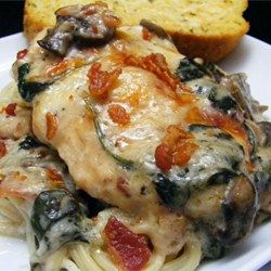 Chicken Florentine Casserole | Boneless, skinless chicken breasts are topped with bacon bits and shredded mozzarella, then baked on a bed of spinach and mushrooms with a garlicky cream sauce. Chicken Florentine Casserole, Chicken Florentine, Chicken Casserole, Poultry Recipes, Main Meals, Main Dish Recipes, Chicken Dinner, Chicken Dishes, Casserole Recipes