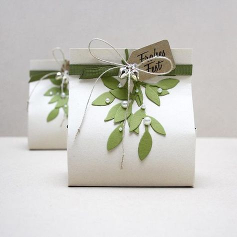 20 Perfect Ideas for Wrapping Gifts, Presents Decorations in Eco Style – Lushome Presente Diy, Creative Gift Wrapping, Cadeau Diy, God Jul, How To Make Box, Idul Fitri, Pretty Packaging, Wrapping Ideas, Creative Packaging