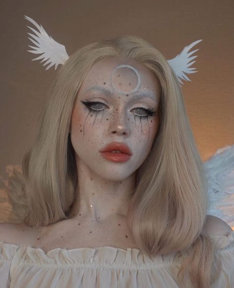 Angel Costume Face Makeup, White Haired Halloween Costumes, Angel Face Makeup Halloween, Demonic Angel Costume, Angel Costume Makeup Ideas, Fallen Angle Make Up Halloween, Disco Halloween Makeup, White Demon Costume, Dark Angel Makeup Aesthetic