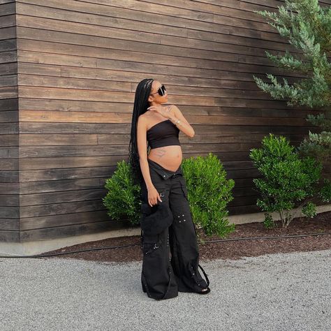 Black Pregnant Women Outfits, Maternity Outfits Black Women, Summer Pregnancy Outfits, Prego Outfits, Pregnancy Pics, Pregnancy Belly Photos, Cute Pregnancy Pictures, Maternity Clothes Summer, Belly Photos