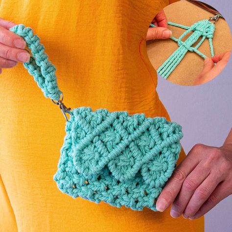 Macrame Wallet Tutorial, Small Bags Diy, Macrame Wallet, Mini Bag Diy, Macrame Bags, Macrame Purse, Wallet Tutorial, Small Macrame, Diy Wallet