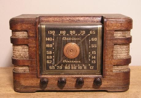 1949s Crosley 1920s Radio, Diy Docking Station, 1940s Radio, Crosley Radio, Nostalgia Art, Retro Radios, Old Time Radio, Vintage Radios, Antique Radio