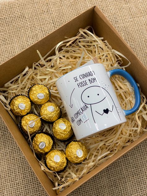 Kit Cafe Presente, Big Coffee Mugs, Handmade Gifts For Boyfriend, Happy Birthday Cake Images, Birthday Party Theme Decorations, Customised Mugs, Magic Box, Instagram Ideas Post, Ferrero Rocher