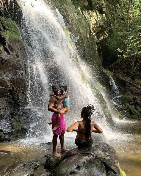 Family Of 3 Travel Aesthetic, Family Vacation Black People, Black Family Travel Aesthetic, Island Family Aesthetic, Black Family Vacation Aesthetic, Black Family Vacation, Black Family Travel, Black Family Aesthetic, Black Motherhood