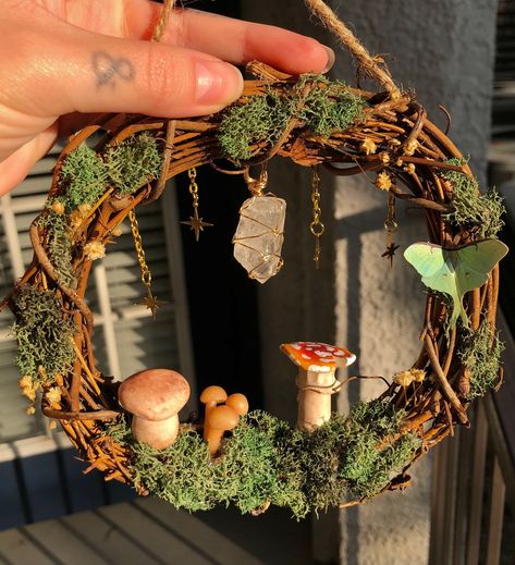 Cottagecore Diy Crafts, Cottage Core Diy, Cottage Core Crafts, Cottagecore Diy, Mushroom Wreath, Cottagecore Crafts, Cottagecore Christmas, Eco Christmas, Moss Wreath