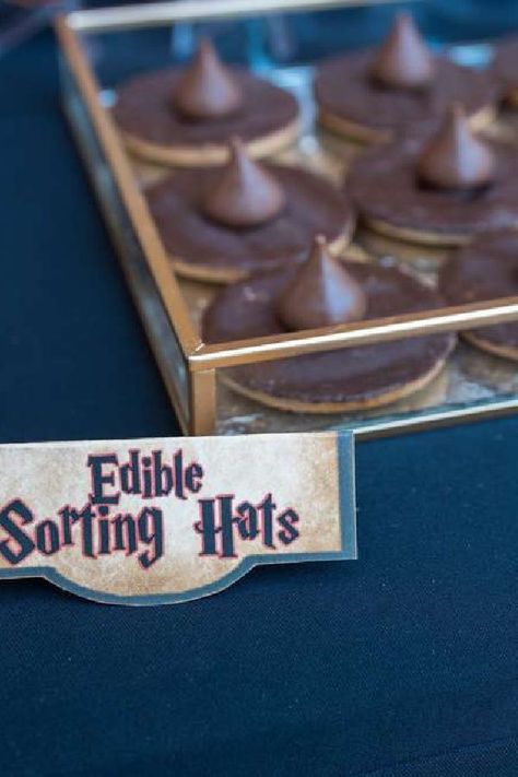 Diy Sorting Hat Harry Potter, Diy Sorting Hat, Harry Potter Birthday Party Ideas, Harry Potter Snacks, Harry Potter Hat, Harry Potter 9, Harry Potter Sorting Hat, Harry Potter Theme Party, Harry Potter Food